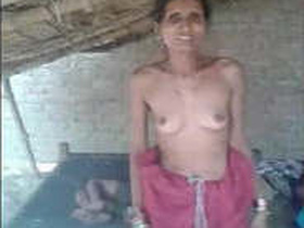 Aunty Tia flaunts her big breasts and pussy in a steamy video