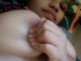 Bhabhi from an oil tanker shares her intimate moments in a video clip