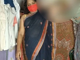 Desi aunty in saree gets fucked hard