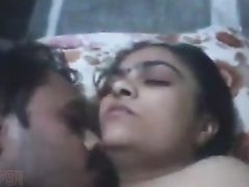 Indian couple enjoys home sex with wife fingering and missionary position