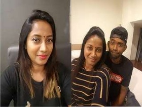 Indian bhabhi boobs bouncing in nude hotel room