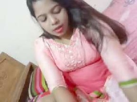 Local randi of Delhi gets naughty in a hotel