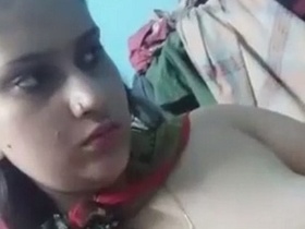 Nude Indian girl Mithu captures her body in a selfie video