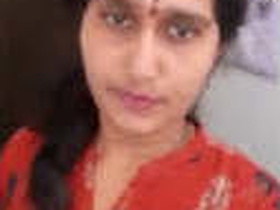 Mature Desi bhabi flaunts her curvy butt