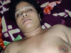Hubby catches wife in the act and films her