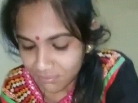 Desi babe gives a mind-blowing blowjob in this Indian porn video
