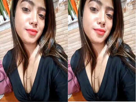 Amateur Indian girl bares her breasts and pussy in exclusive video