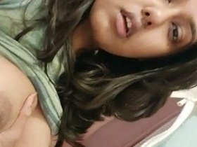 Nude Indian babe flaunts her big boobs in solo video