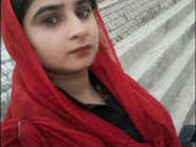Horny Pakistani girl from Chakla family gets naughty on camera