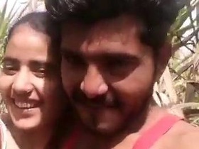 Outdoor foreplay with a sexy kissing scene in a Dehati sex video