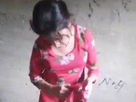 Indian girl Randy from Kanpur shows off her naked body in a sensual video