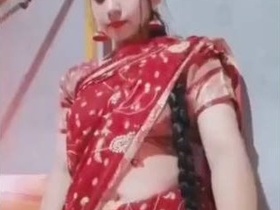 Cute deshi wife sends sexts to her husband