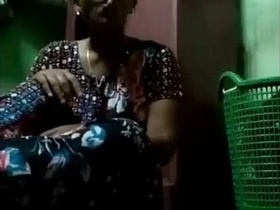 Indian village bhabhi Kavita has floor sex