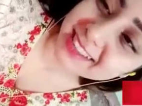 Pakistani girl shows off her beauty on video call
