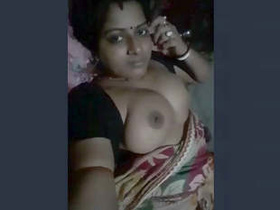 Boudi's big boobs and pussy on display