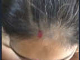 Desi married woman gives a blowjob in Hindi