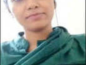 Indian girl flaunts her breasts and pussy