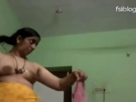 Tamilnadu Aunty's Nude Video Goes Viral