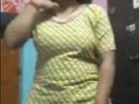 Indian girl masturbating and playing with her pussy