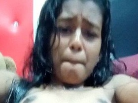 Tamil beauty masturbates and fingers herself in a nude video