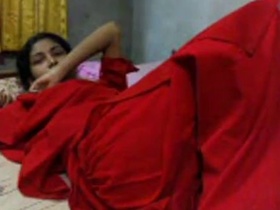 Sri Lankan female office worker gets caught in a sex scandal