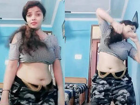 Chubby belly babe Anuradha flaunts her bubbling navel in a sexy video