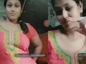 Large-breasted girl with ordinary appearance