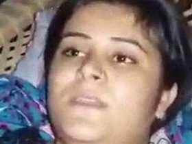 Indian xxx video showcasing playful penetration