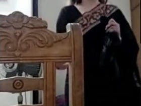 Sexy bhabi flaunts her body