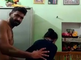 Bhabhi seduces her neighbor's lover through the door