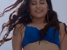 MILF actresses show off their pussies