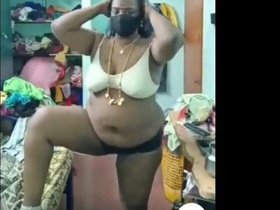 Watch a hot Tamil bhabhi live in action