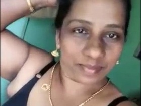 Indian mature wife in steamy video