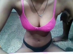 Indian babe's heavenly performance in paradise