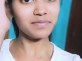 Bengali girl flaunts her beautiful body in HD video