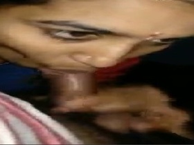 Desi wife gives blowjob to boyfriend in MMS scandal