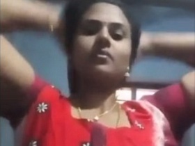 Busty Malayali girl bares it all in nude show