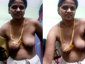 Aunty's hot show in desi video
