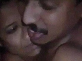 Desi sex tube: Mallu babe Kallavedi gets naughty