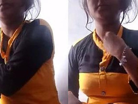 Desi aunty shows off her body in solo bathroom video