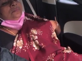 Desi aunty gets naughty in the backseat