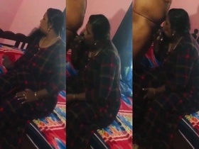Mature Mallu aunty gives a hot blowjob