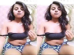 Part 1 of Desi Khushi Sheikh's naked body and self-pleasure video