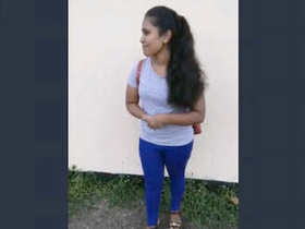 Desi girl sends MMS of herself in a tanker