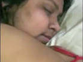 Fatty bhabi masturbates with grunts of pleasure