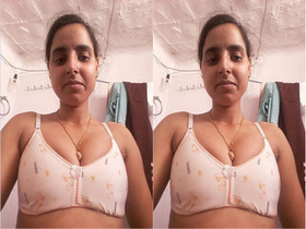 Desi bhabhi gets naughty and fingers herself in exclusive video