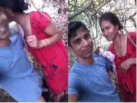 Exclusive video of Indian bhabhi getting romantic on the street