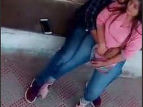 Desi couple fingering in the park: Exclusive video