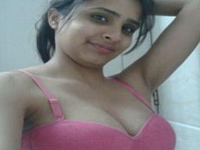Indian desi girl shows off her XXX boobs and pussy in the bathroom
