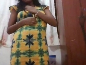 Tamil cutie masturbates in front of webcam